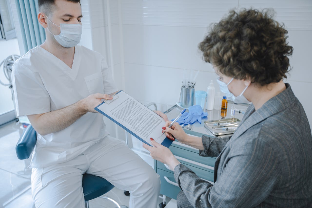 Does a private prescription have to be handwritten?